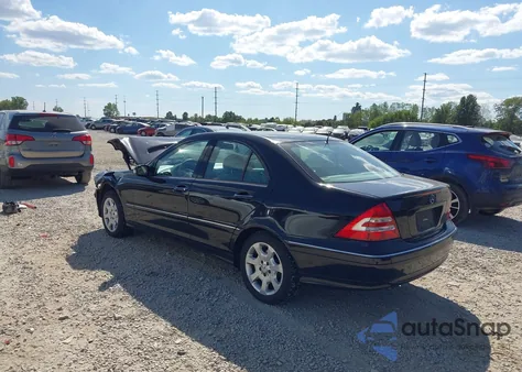 2005 Mercedes-Benz C 240 Luxury 4Matic z USA, uszkodzony, nr VIN WDBRF81J05F655841